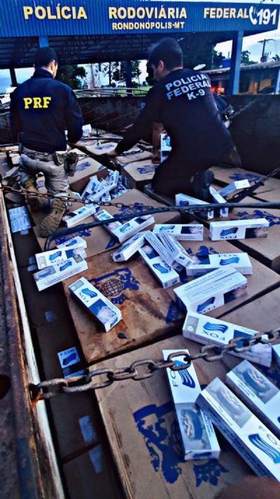 Motorista � preso suspeito de contrabandear 485 caixas de cigarro e narguil� em MT