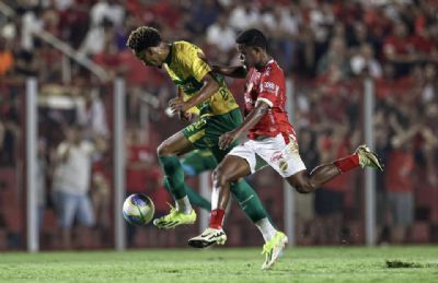 Cuiab� perde de 2�0 para o Vila Nova