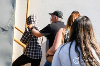 Pai de adolescente que assumiu disparo fez v�rias liga��es antes da chegada do Samu, diz MP