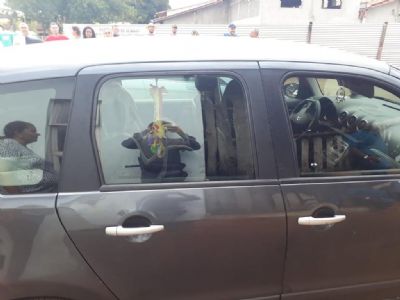 Pai esquece beb� dentro do carro em Chapada dos Guimar�es