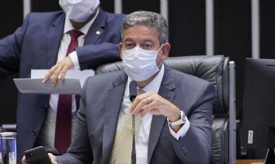 Aprovado texto-base de projeto que permite empresas comprarem vacinas
