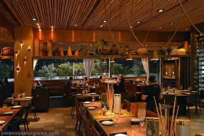 Governo de MT sanciona lei que protege mulheres amea�adas em bares, restaurantes e casas noturnas