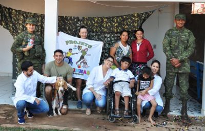 Projeto utiliza c�es na reabilita��o de crian�as com autismo e paralisia cerebral