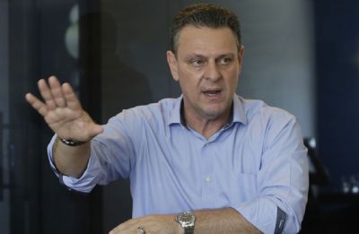 F�varo pode assumir minist�rio da Agricultura no governo Lula