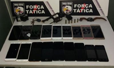 For�a T�tica prende dois e apreende 19 celulares roubados em V�rzea Grande