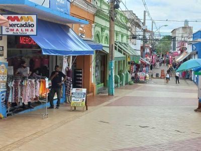 Com�rcios passam a funcionar em hor�rio estendido