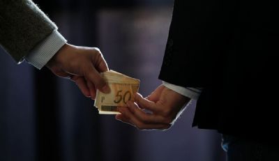 Brasil repete nota e piora em ranking de corrup��o em 2019