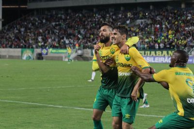 Cuiab� faz 2 x 0 no Oper�rio e decide com folga no pr�ximo domingo