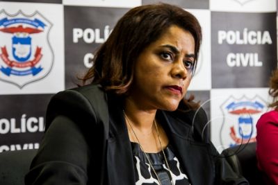 Justi�a determina exonera��o de delegada que ajudou ex-namorado