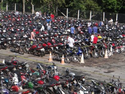 Pre�os baixos s�o atrativos para a oferta de lances no leil�o de ve�culos do Detran-MT