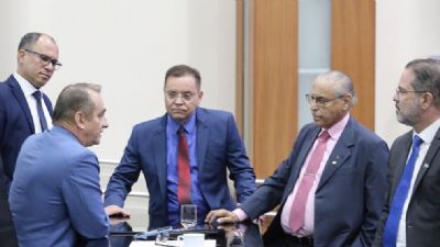 Deputados aprovam contas do governo Mauro Mendes