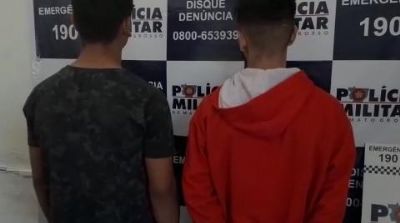 Jovens s�o pegos com droga na mochila caminhando no parque na Capital