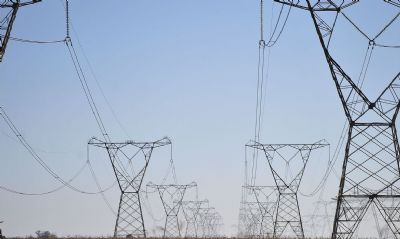 Senado aprova redu��o na tarifa de energia el�trica por 5 anos