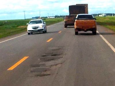 BR-163 tem buracos entre Sinop e Lucas do Rio Verde mesmo com cobran�a de ped�gio