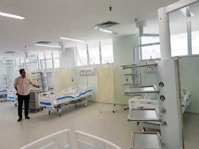 Prefeito inclui estativas a�reas nas UTIs e aguarda Justi�a para o hospital funcionar