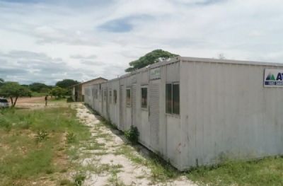 Reforma em 'escola de lata' que n�o tem refeit�rio e nem biblioteca j� tinha sido determinada pela Justi�a de MT