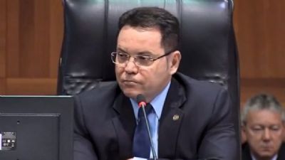 Botelho tem alta m�dica da Amecor ap�s passar por bateria de exames