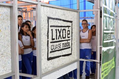 Exposi��o: Lixo � quase nada.