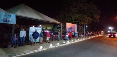 Primeiro dia do �Centro de Triagem� tem filas na madrugada