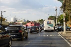 �nibus que trafegarem fora da Faixa Exclusiva ser�o autuados em Cuiab�