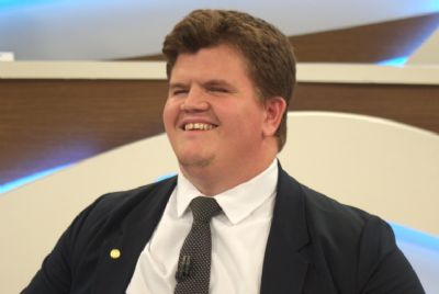 Roda Viva entrevista o deputado federal Felipe Rigoni