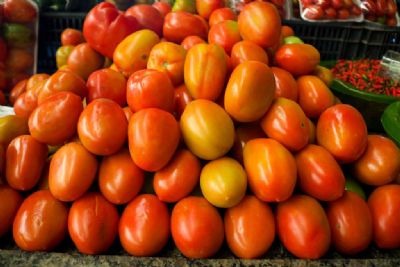 Frutas e verduras tem quedas de 33% em Cuiab�
