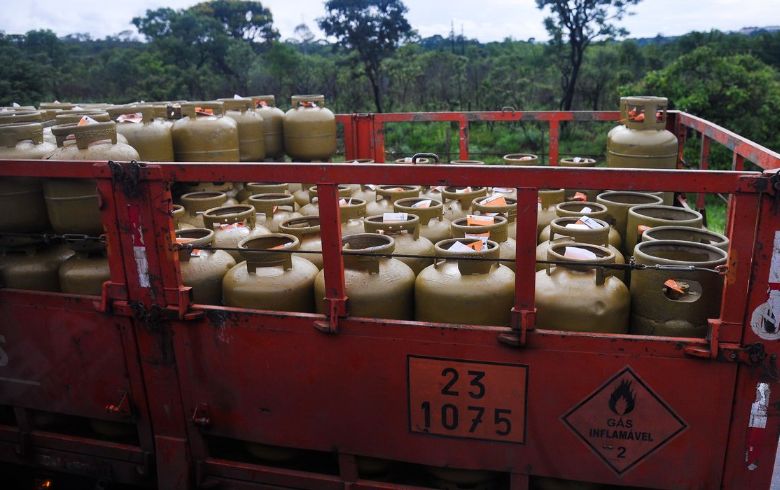 Petrobras anuncia nova redu��o no pre�o do GLP para as distribuidoras