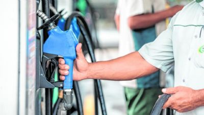 ​Pre�o da gasolina nos postos volta a subir