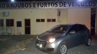 Advogado � preso com HB20 furtado e documenta��o falsificada