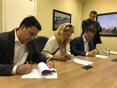 Miss�o alem� assina proposta de parceria com Governo de MT