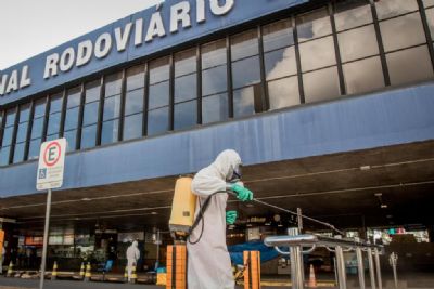 Rodovi�ria Central de Cuiab� � desinfectada por bombeiros de Mato Grosso