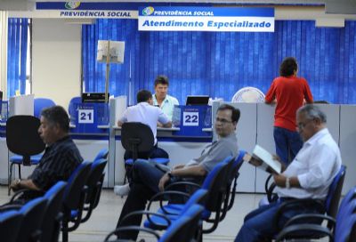 INSS come�a a convocar aposentados por invalidez para per�cia m�dica
