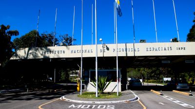 T�cnicos do Inpe dizem em carta que h� 'estrutura paralela' no �rg�o
