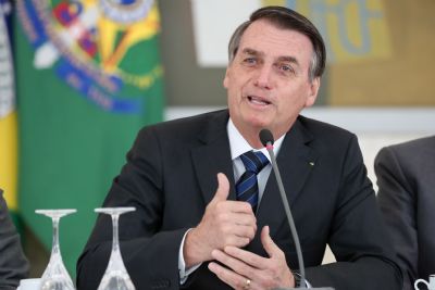Bolsonaro diz que sancionar� projeto que amplia posse de arma no campo