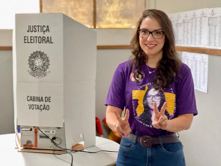 Jana�na Riva tem mais de 80 mil votos, lidera e � seguida por Max e Botelho