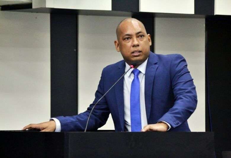 Contra Janaina, Juca defende perman�ncia de prefeito no MDB