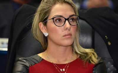 Janaina Riva perde um dos beb�s e anuncia repouso
