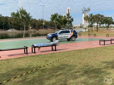 Jovem passa mal e morre em banco do Parque das �guas