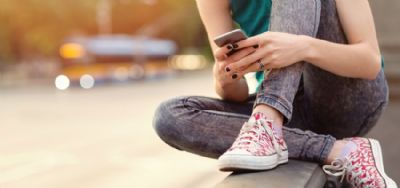 Profissionais devem ficar atentos em grupos de WhatsApp, alerta pedagoga ap�s amea�as de massacres