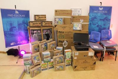 Seduc entrega equipamentos e kits escolares para 21 unidades de Rondon�polis