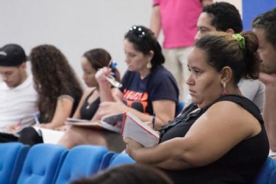 Mais de 100 pessoas participam do primeiro dia do Intensiv�o Pr�-Enem da Seduc