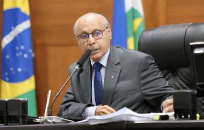 Deputado lamenta radicaliza��o no pa�s diante de atentado e enaltece democracia