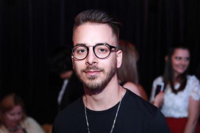 ​Junior Lima quebra dedo do p�, mas avisa que turn� com Sandy continua