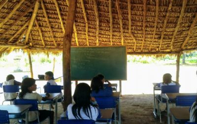 Escolas ind�genas estaduais devem receber kits da Seduc