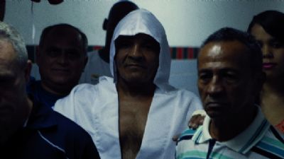 Cine Teatro Cuiab� exibe filme sobre embate entre duas lendas do boxe brasileiro