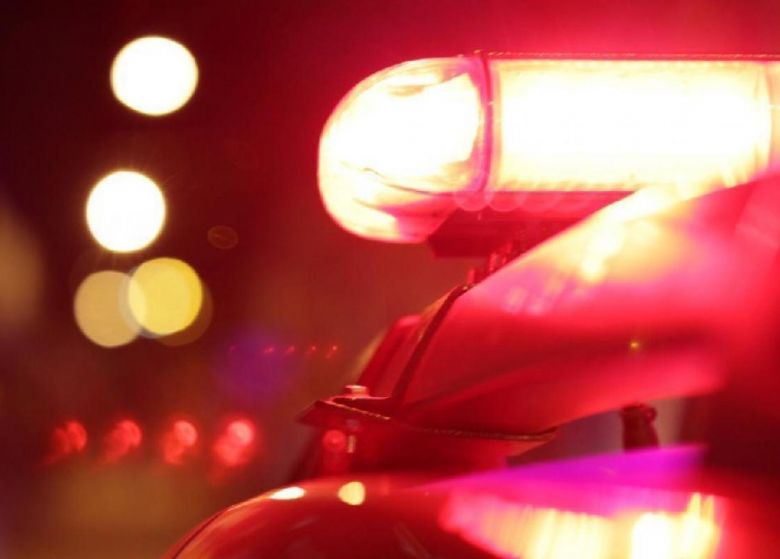 Com carro, homem atropela esposa em motocicleta e foge sem prestar socorro
