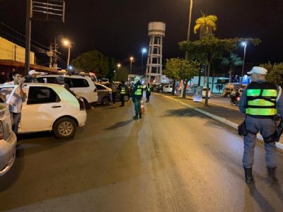 Opera��o em V�rzea Grande prende dois por embriaguez ao volante