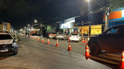 ​Opera��o na Avenida Isaac P�voas termina com 12 pris�es por embriaguez