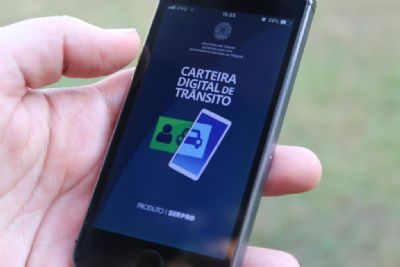 Mais de 10 mil condutores j� baixaram o Licenciamento Veicular Digital