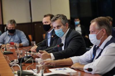 Governador anuncia 160 novas UTIs, 500 leitos cl�nicos e 500 mil testes; veja todas as a��es